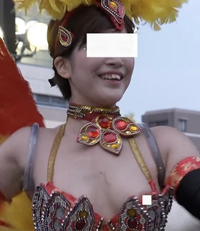 胸チラ盗撮