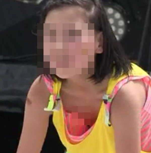 胸チラ盗撮